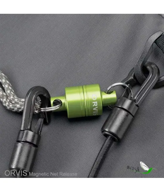 Magnetic Net Release by Orvis